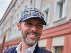 Bejsbolówka w szaro-niebieską kratę